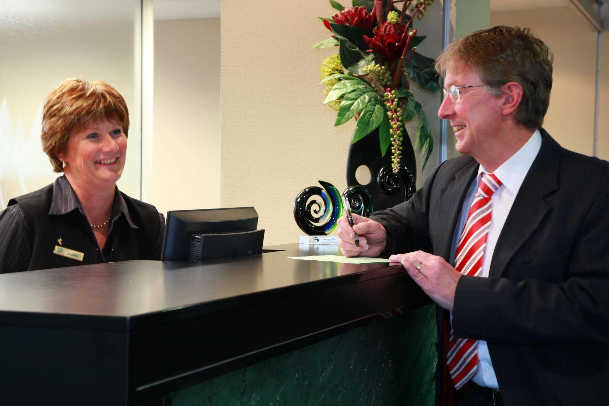 Distinction Luxmore Hotel Te Anau Extérieur photo